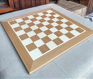 Técnicas de marcenaria: Tabuleiro de Xadrez em Madeira e marchetaria.