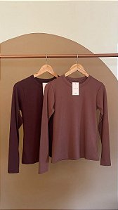 BLUSA GOLA REDONDA CANELADA FLANELADA (COM OPÇÕES DE CORES)