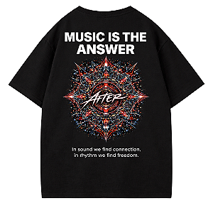 CAMISETA OVERSIZED PRETA MUSIC IS THE ANSWER