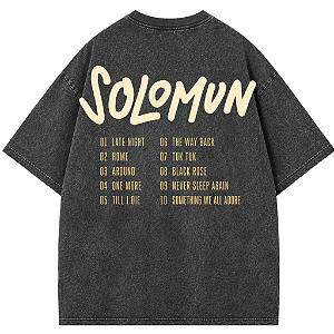 CAMISETA OVERSIZED SOLOMUN PLAYLIST PRETA ESTONADA