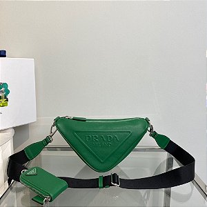 Bolsa De Ombro Triangular Em Couro Preto