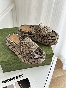 Sandália Gucci GG com plataforma "GG Supreme"