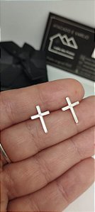 *Brinco cruz 1,5 cm x 1,0 cm  em prata 925*