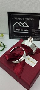 *Aliança de Compromisso ou Namoro 0,6mm fosca com risca central*