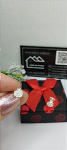*Brinco Maçã laminada com pedras em prata 925*
