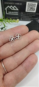 *Brinco Trevo de três folhas vazado em prata 925*