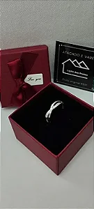 *Anel infinito com pedra de zirconia em prata 925*