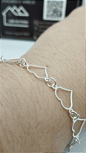 Pulseira com Corações Vazados em Prata 925