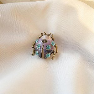 Broche Iná