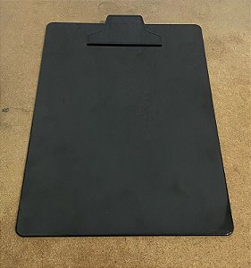 PRANCHETA A4 PLÁSTICA COM PRENDEDOR