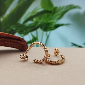 Argola Trabalhada 15 mm - Semijoia 18k - MB863-660