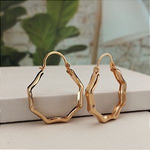 Argola Ondulada - 28mm - Semijoia 18k - BR18-03100