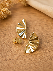 Brinco Meia Lua Diamantada - Semijoia 18k - BR91-03136