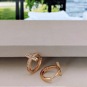 Argola Com Crucifixo Cravejado - Semijoia 18k - B373-09130
