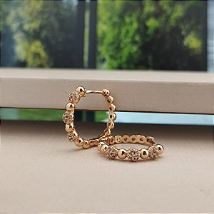 Argola Pedras Zircônias - Semijoia 18k -B477-10130