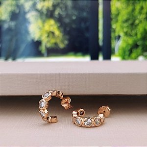Argola Com Zircônias - 14mm - Semijoia 18k -B482-09116