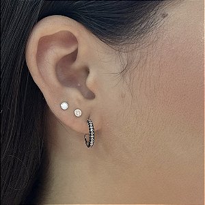 Argola Cravejada Com Zircônias Preta - Prata 925 - B563-34204