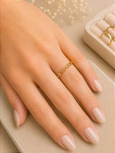 Anel Vazado Com Zircônias - Semijoia 18k - MA550