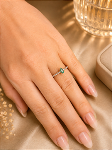 Anel Cravejado Com Pedra Verde - Semijoia 18k - MA580