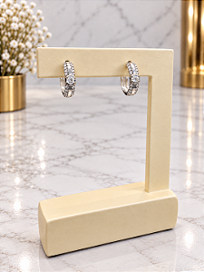 Argola Com Zircônias - Semijoia Banho Ródio - B883