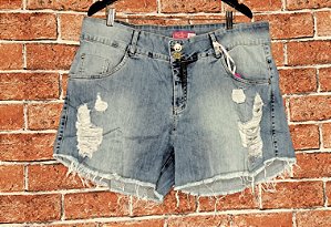 SHORTS JEANS LOVE BARRA DESFIADA