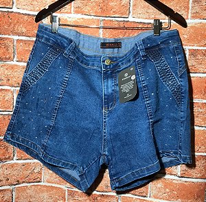SHORTS JEANS COM BRILHOS NO BOLSO FAKE