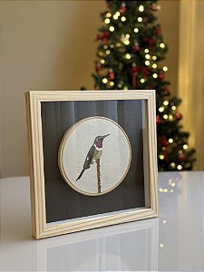 QUADRO BORDADO BEIJA-FLOR