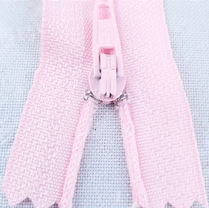 Ziper Comum Nylon Fino - 12cm - Nº3 - Pct C/100 Unidades COR:ROSA-BEBE-132