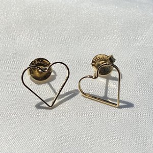 Brinco Coração Vazado Banhado Em Ouro 18K