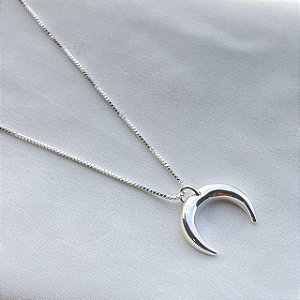 Colar Lua Banhada Em Prata 925