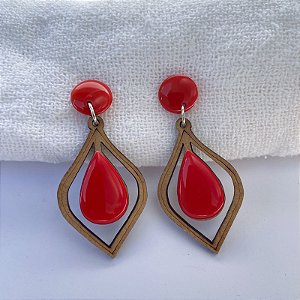 Brinco Madeira Vermelho Gota