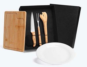 Kit para churrasco em bambu, Tábua, prato, garfo, faca de 7" e caixa preta.