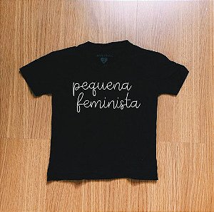 CAMISETA INFANTIL "PEQUENA FEMINISTA" PRETA