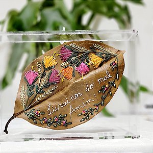 Folha Livrai-nos do Mal M