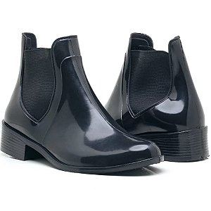 Galocha Feminina Preta Cano Curto – Estilo e Proteção em Dias Chuvosos