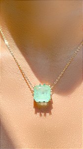 Colar com Pingente de Zircônia Quadrada Fusion Esmeralda Claro com Zircônias em Tons de Verde ao Redor