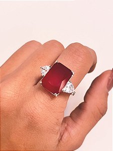Anel com Zircônia Retangular Rubi