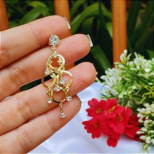 Brinco longo ponto de luz com círculos e zircônias cravejadas banhado a ouro