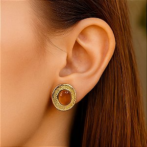 Brinco Pedra Oval de Quartzo Laranja com Borda Banhado a Ouro