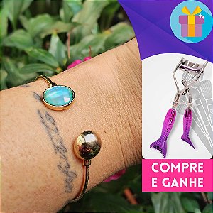 Bracelete Aberto com Pedra Facetada de Madrepérola Azul Banhado a Ouro