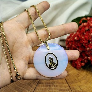 Colar de Corrente Grossa com Pingente de  Opalina e Detalhe de Nossa Senhora Banhado a Ouro