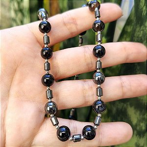 Colar de Ágata Preta Natural 8mm com Hematita banho de Ródio Branco