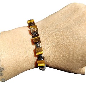 Pulseira de Olho de Tigre Natural e Hematita em Cubos – Macramê com Fio de Seda