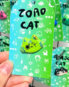 Zoro Cat Pin Artesanal