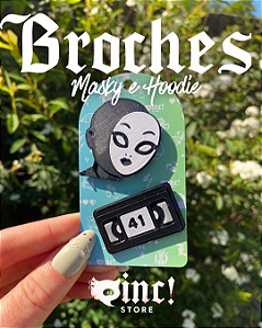 Kit 2 Broches Masky e Hoodie fita VHS