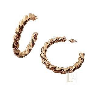 BRINCO ARGOLA TORCIDA BANHADO  EM OURO 18K