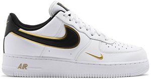 TÊNIS NIKE AIR FORCE 1 '07 LV8 ' METALLIC SWOOSH PACK-WHITE METALLIC GOLD '