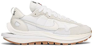 TÊNIS NIKE VAPORWAFFLE X SACAI ' SAIL GUM '