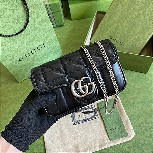 BOLSA GUCCI GG MARMONT MATELASSE SUPER MINI BLACK