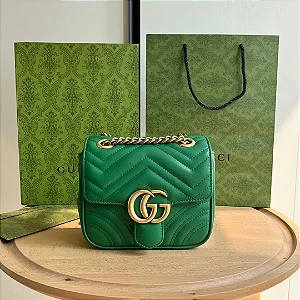 BOLSA GUCCI GG MARMONT MINI SHOULDER MATELASSE CHEVRON GREEN